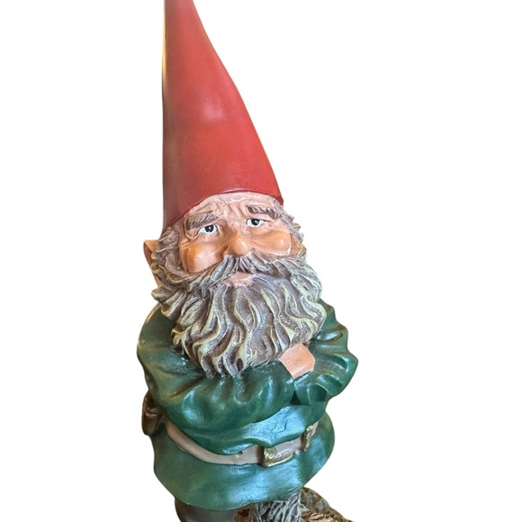 Garden Gnome Dave with Folded Arms - Picture 3 of 10